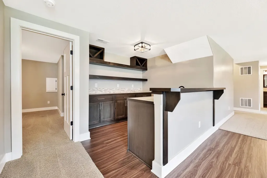 5381 N Pebblecreek Street Bel Aire KS 67226