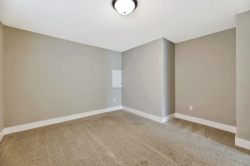 5381 N Pebblecreek Street Bel Aire KS 67226