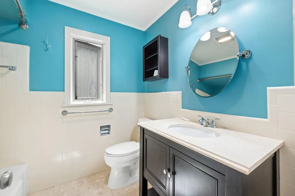 28 S Colonial Court Wichita KS 67207