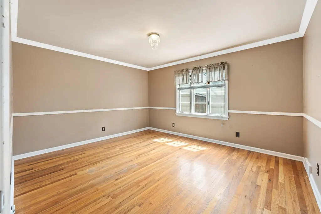 28 S Colonial Court Wichita KS 67207