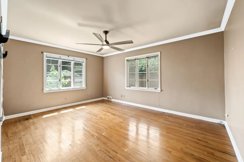 28 S Colonial Court Wichita KS 67207