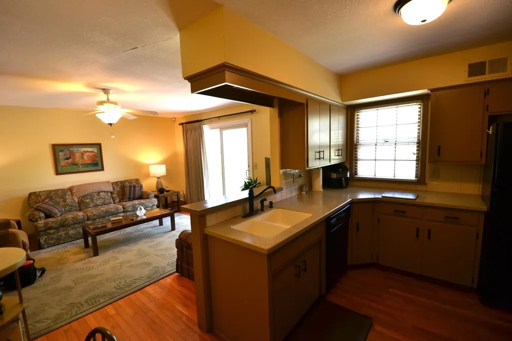 508 N Saint James Place Wichita KS 67206