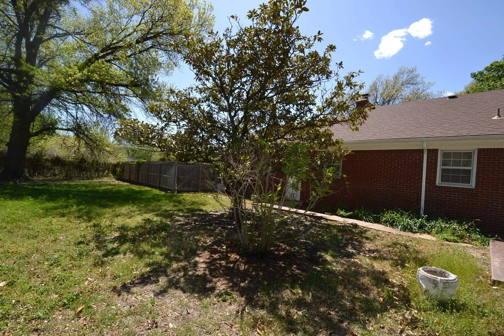 508 N Saint James Place Wichita KS 67206