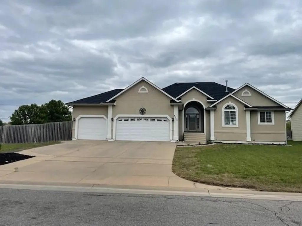 4572 N Fritillary Court Bel Aire KS 67226