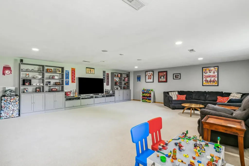 4572 N Fritillary Court Bel Aire KS 67226