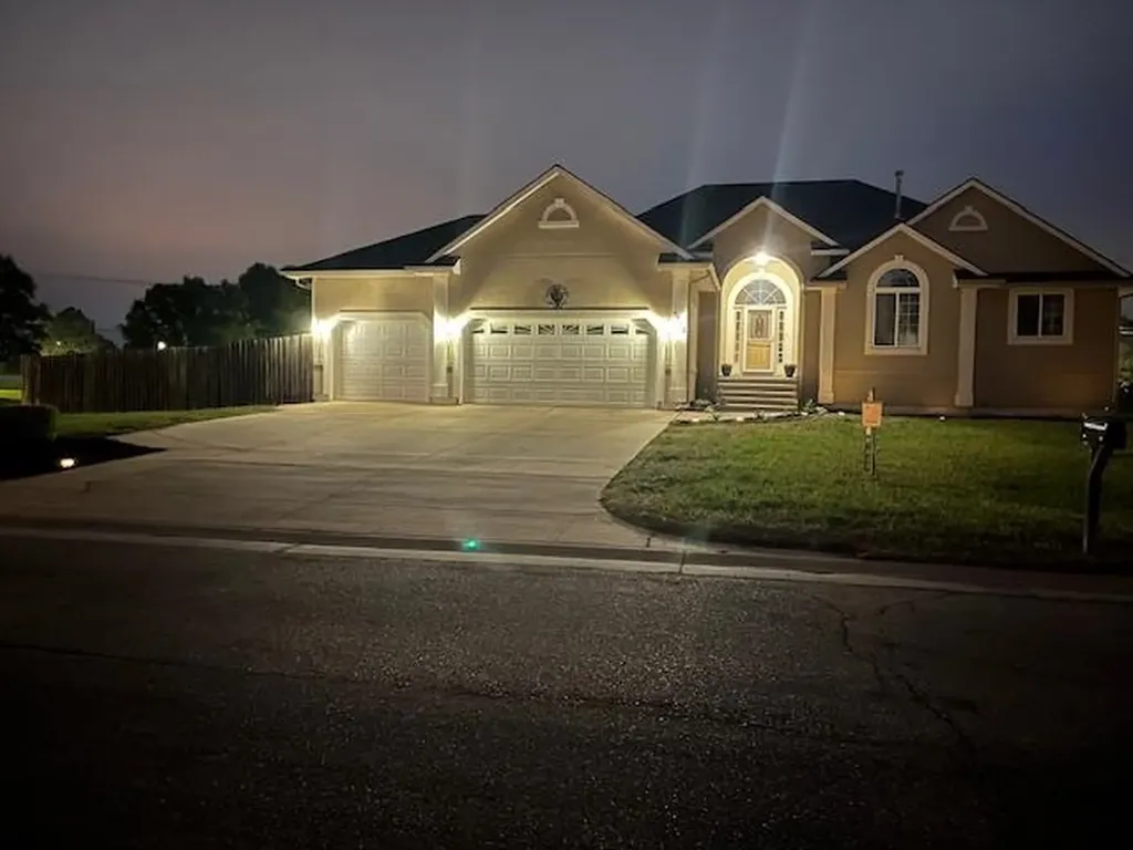 4572 N Fritillary Court Bel Aire KS 67226