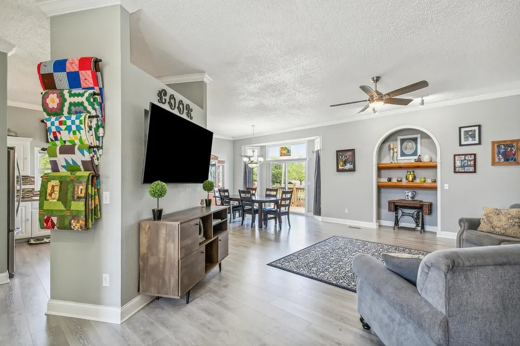 4572 N Fritillary Court Bel Aire KS 67226