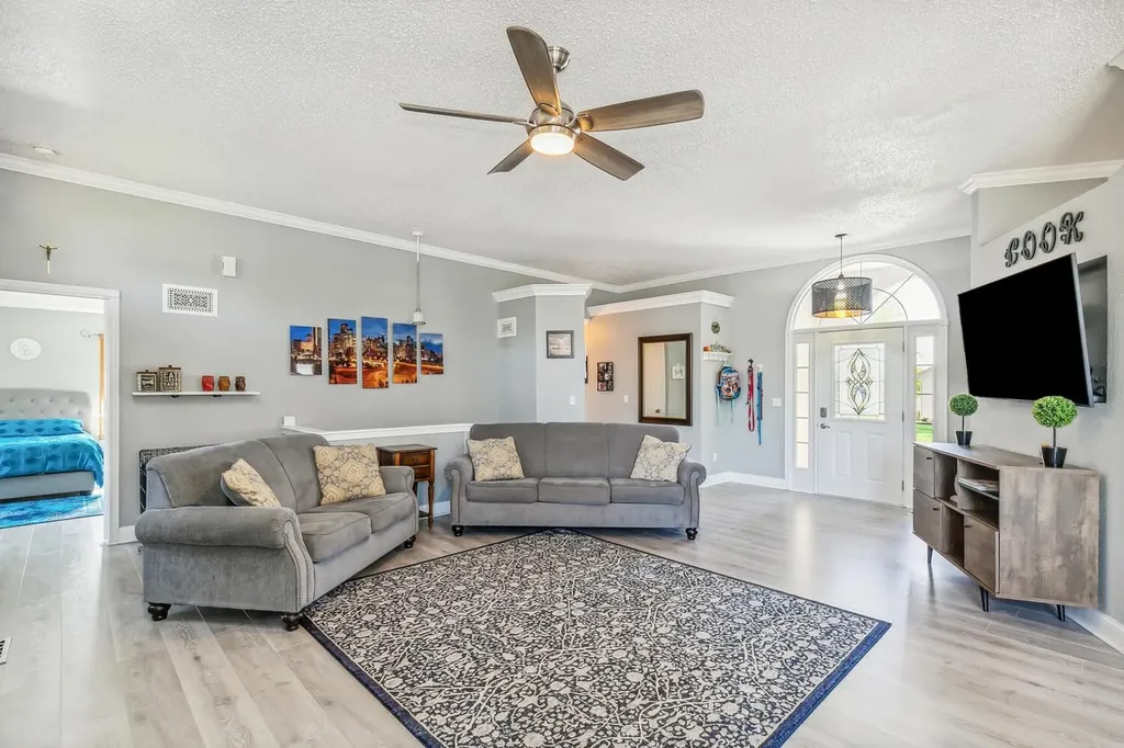 4572 N Fritillary Court Bel Aire KS 67226