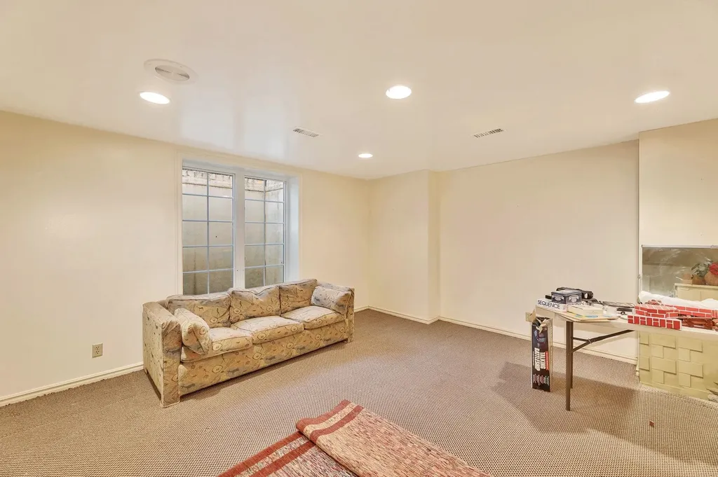 1440 N Gatewood Wichita KS 67206