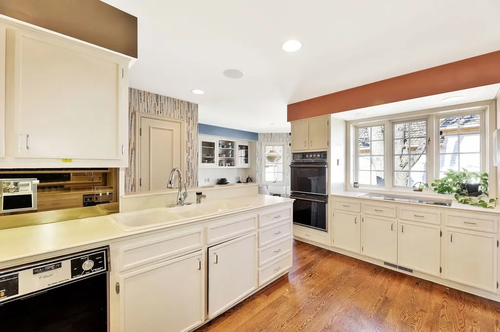 1440 N Gatewood Wichita KS 67206