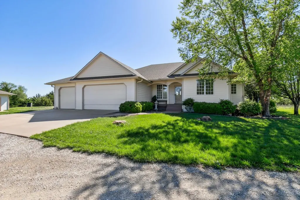 13720 SW Butler Road Rose Hill KS 67133