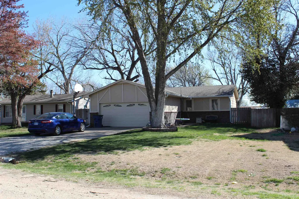 208 N Cedar Street Goddard KS 67052-0323