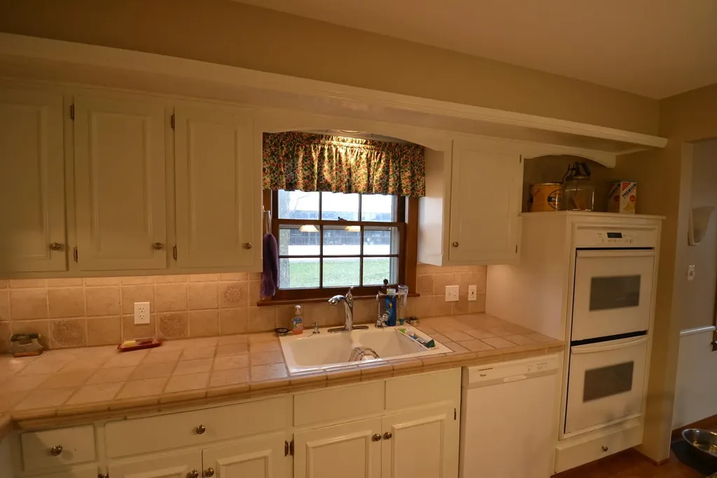19 N High Point Road Valley Center KS 67147