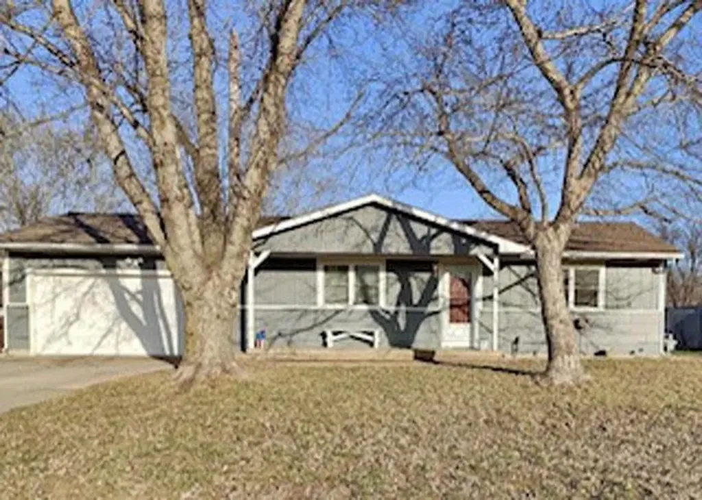 234 Champion Street Haysville KS 67060