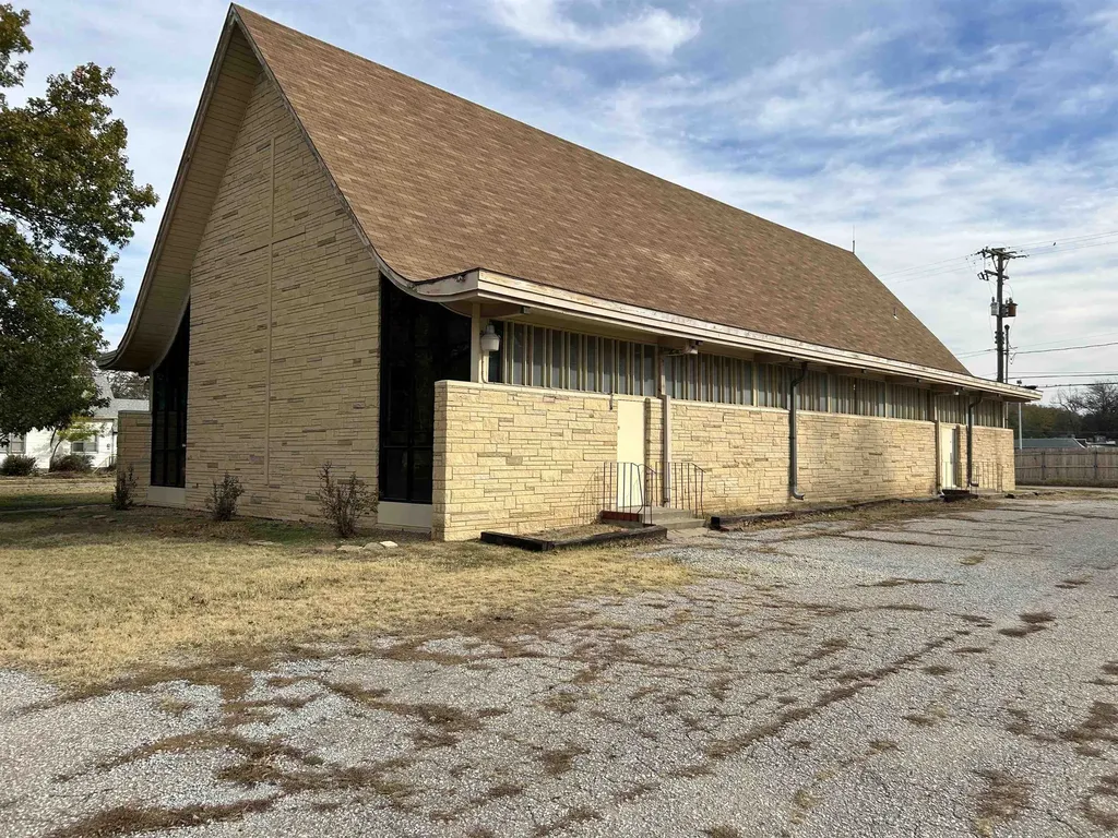 1700 S Market Wichita KS 67211