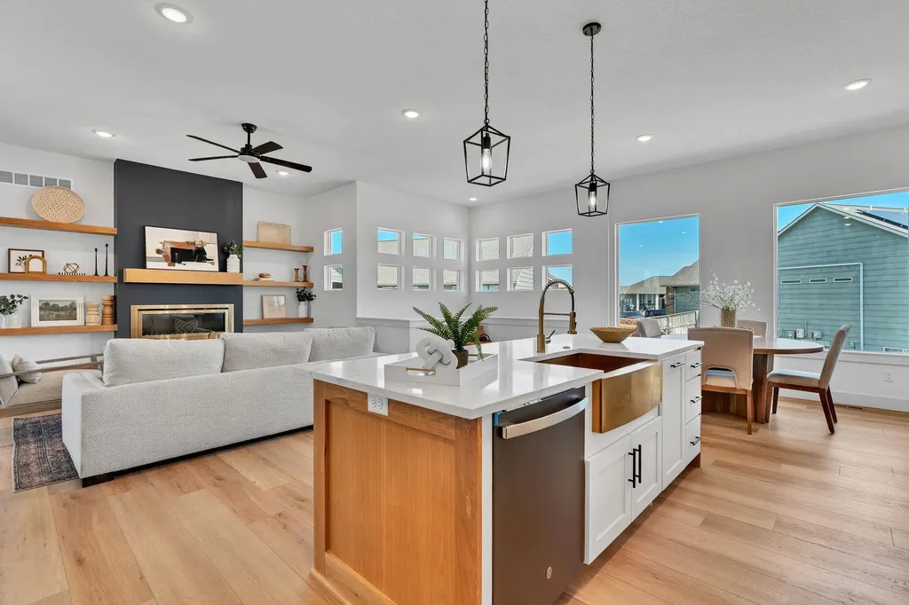 2928 E Burlington Circle Park City KS 67219