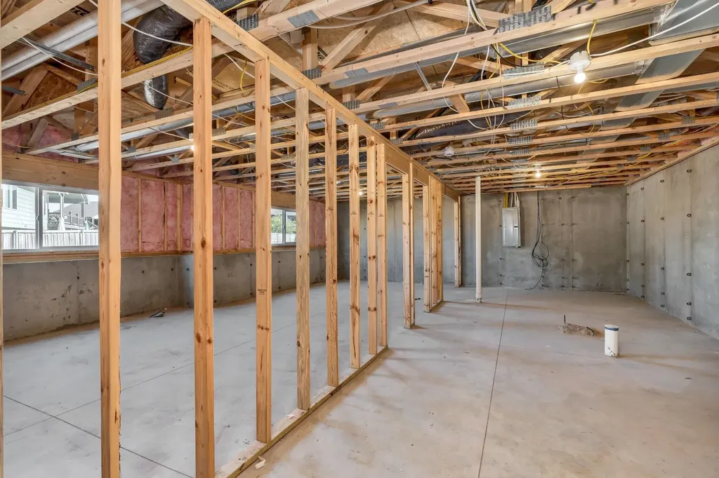 2928 E Burlington Circle Park City KS 67219