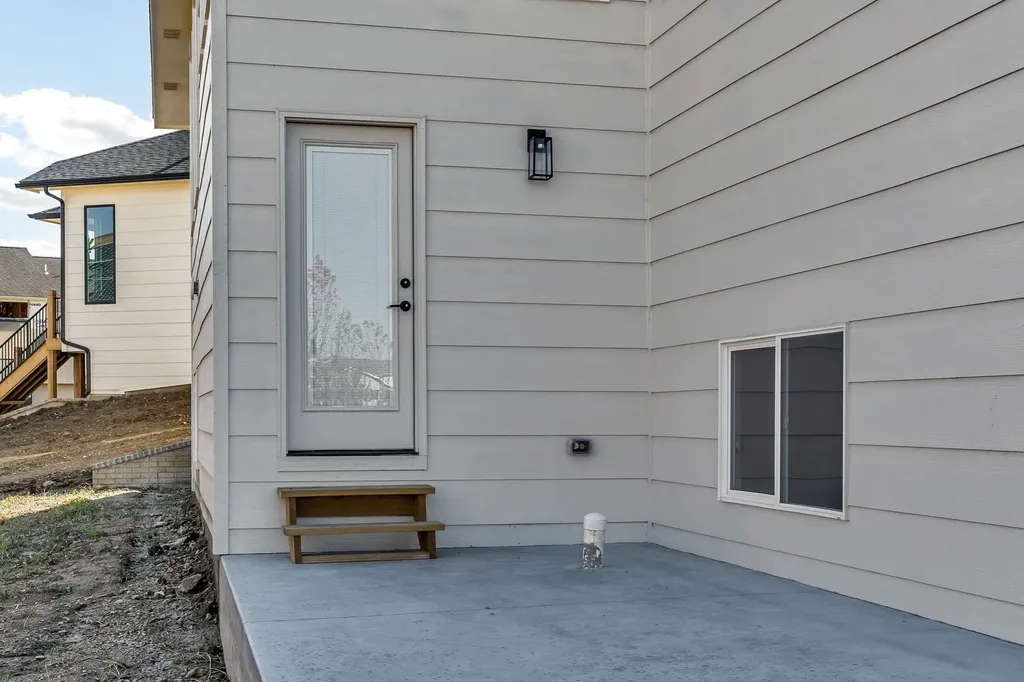 2928 E Burlington Circle Park City KS 67219