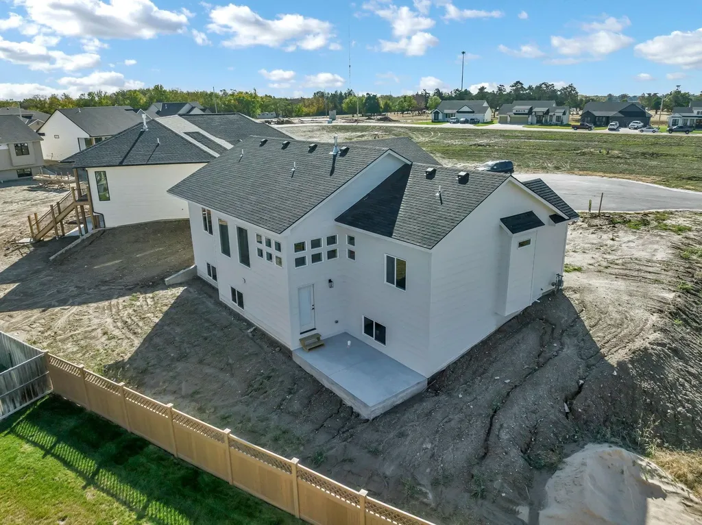 2928 E Burlington Circle Park City KS 67219