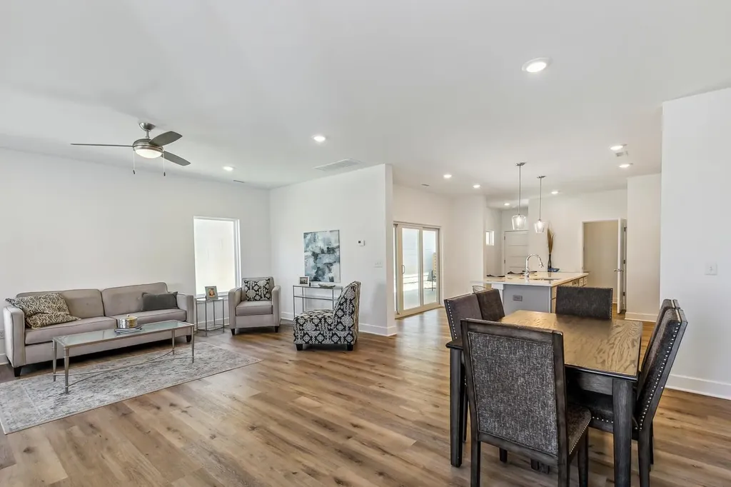 419 E Park Place Andover KS 67002