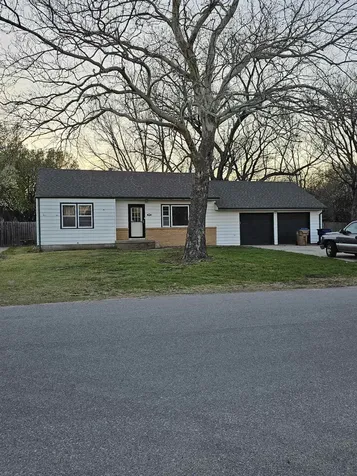 627 S Highland Andover KS 67002
