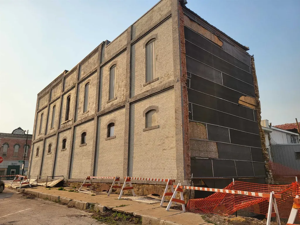 200 N Main Street Eureka KS 67045