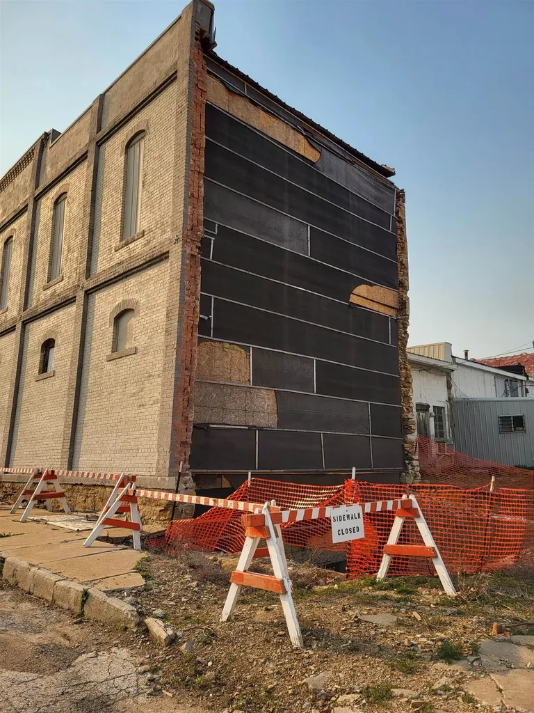 200 N Main Street Eureka KS 67045