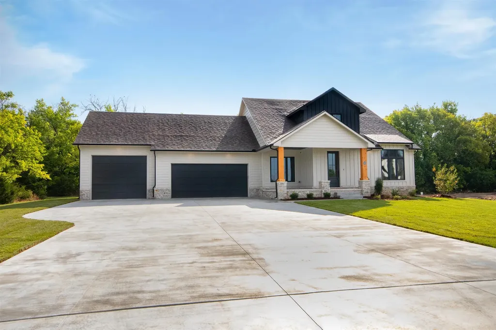329 N Sarah Court Derby KS 67037