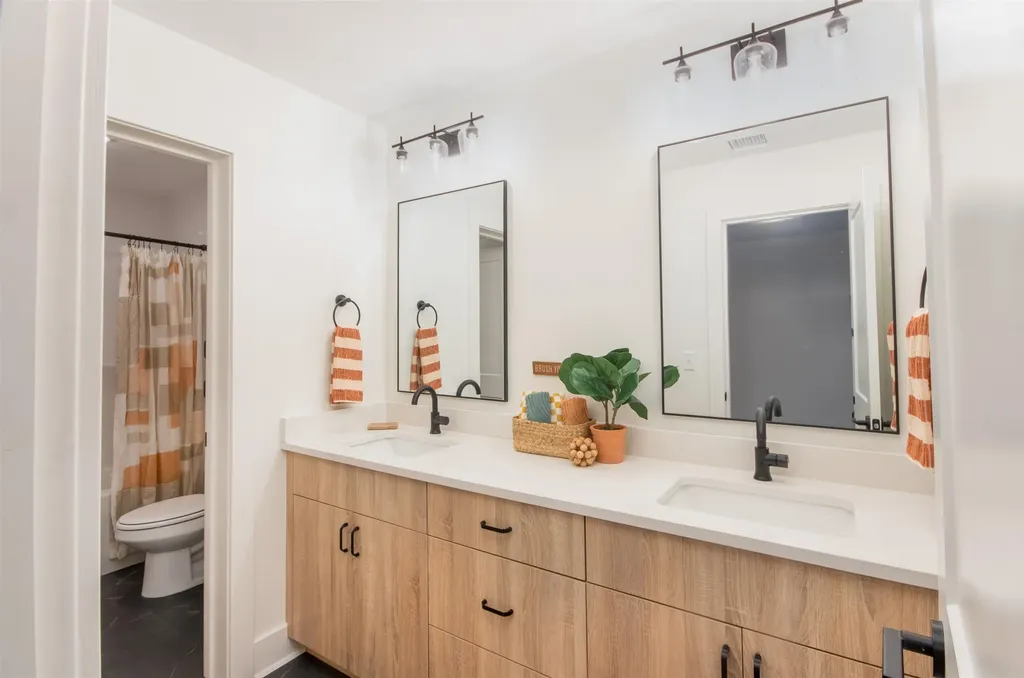 329 N Sarah Court Derby KS 67037