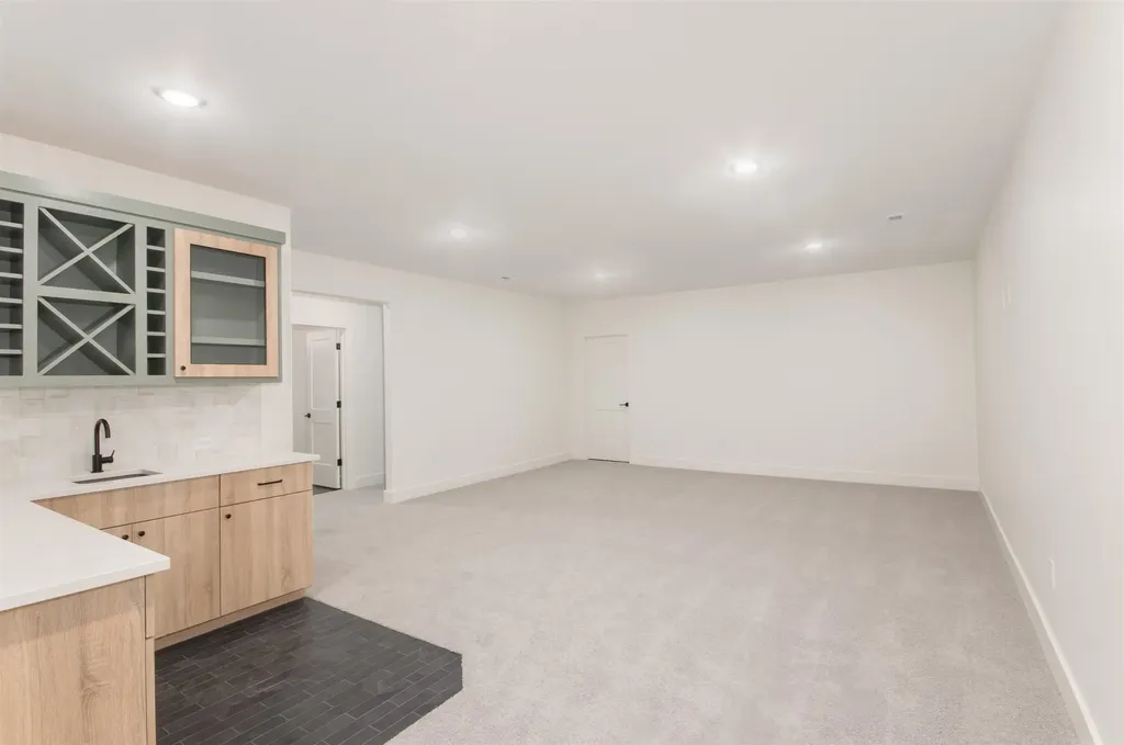 329 N Sarah Court Derby KS 67037