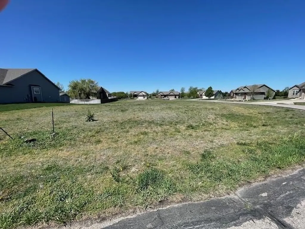 3537 N Bluestem Rose Hill KS 67133