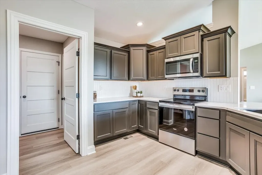1548 N Quince Court Andover KS 67002