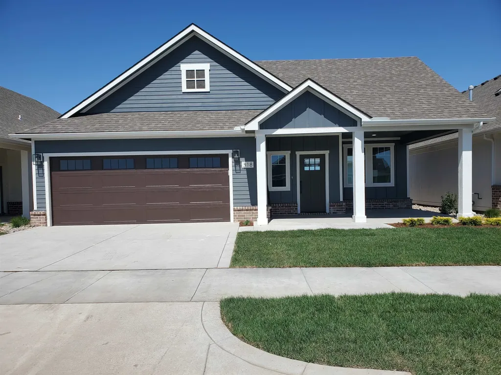 318 W Boxthorn Drive Andover KS 67002
