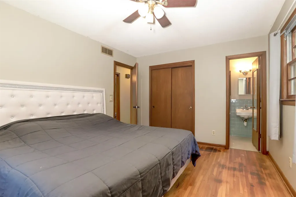 1239 N Illinois Street Wichita KS 67203