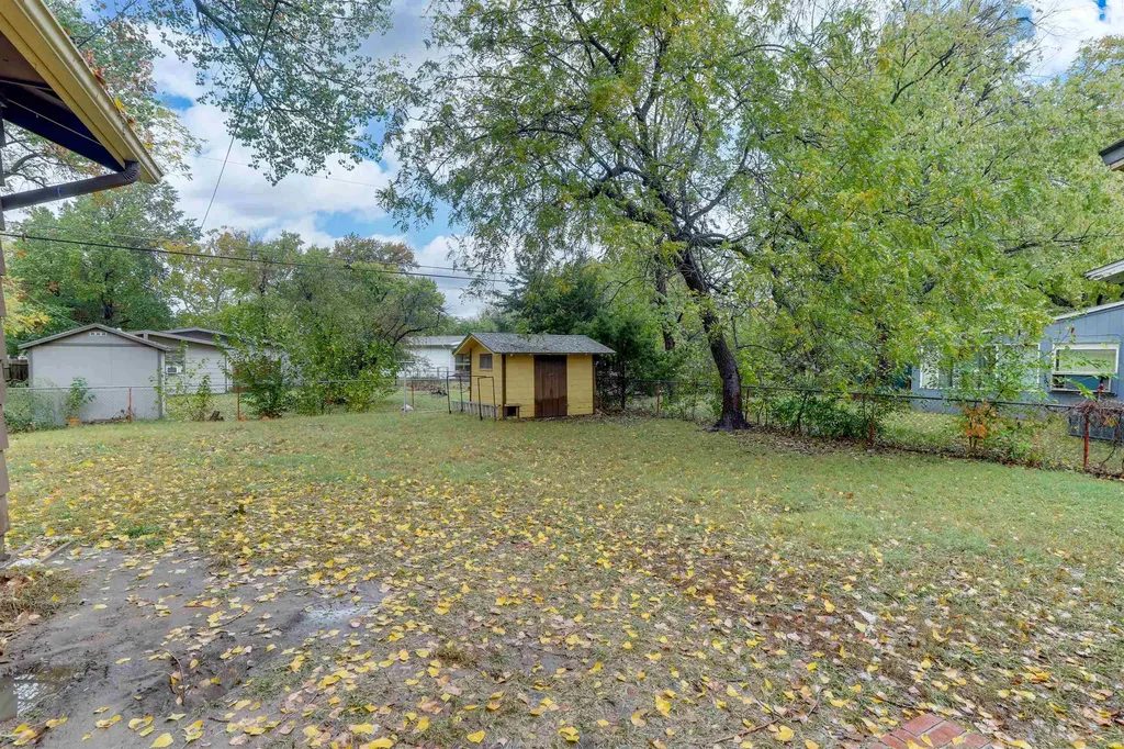 1239 N Illinois Street Wichita KS 67203