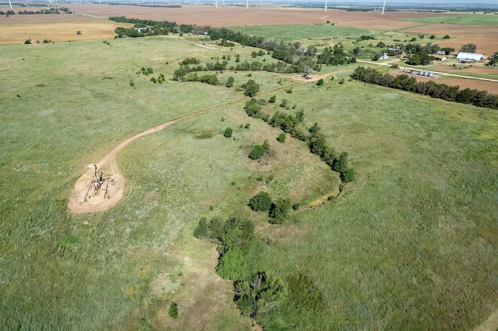 225 NW 160 Road Harper KS 67058