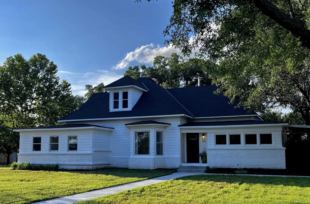 310 E First Avenue Norwich KS 67118