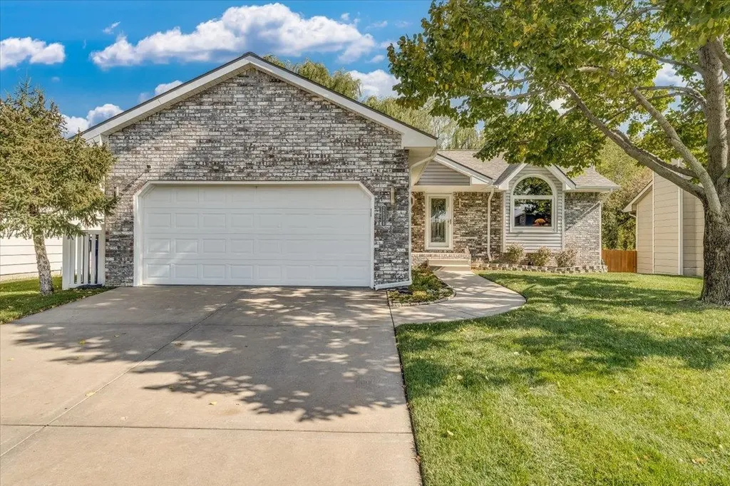 2574 N Crestline Street Wichita KS 67205