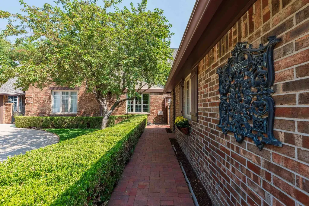 640 N Rock Road Wichita KS 67206
