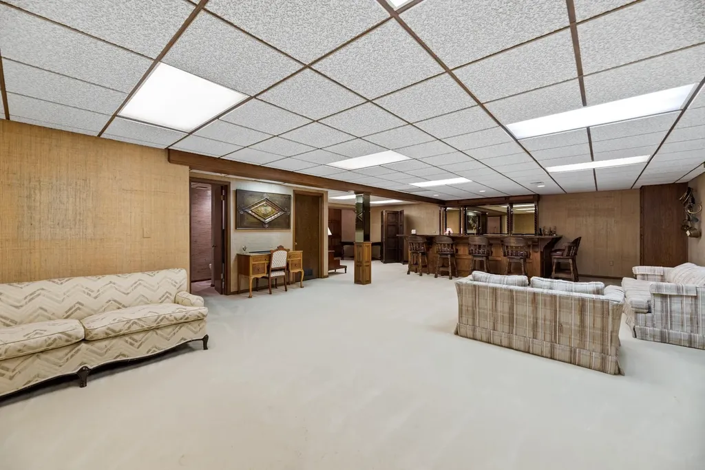 640 N Rock Road Wichita KS 67206