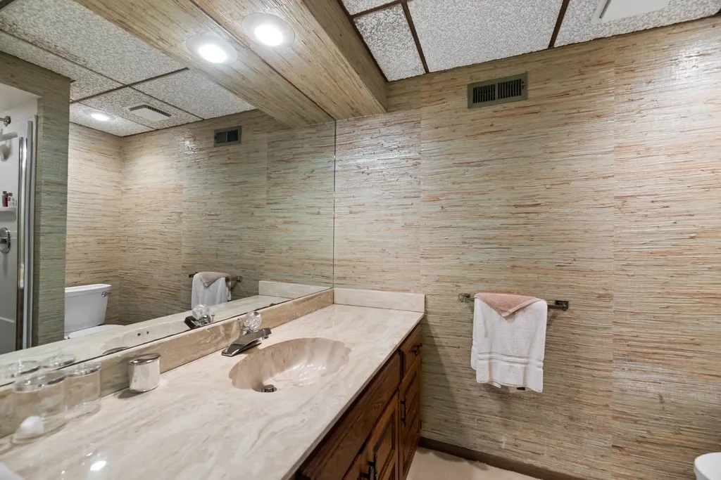 640 N Rock Road Wichita KS 67206