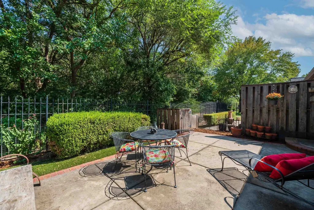 640 N Rock Road Wichita KS 67206