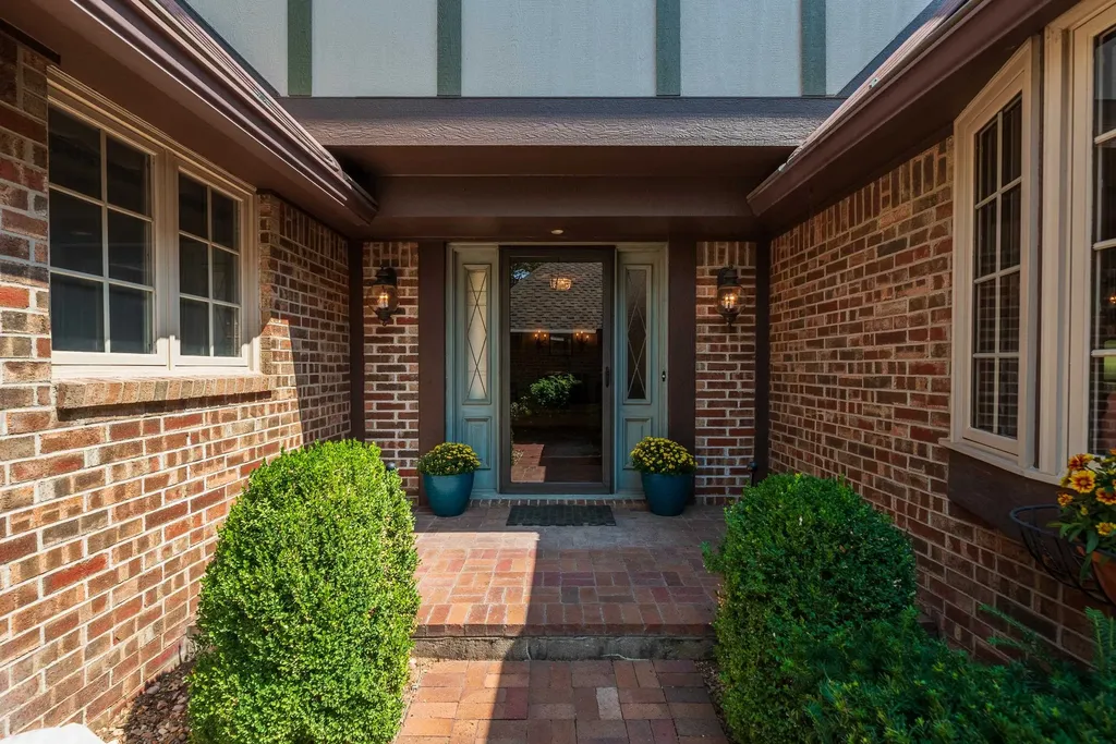 640 N Rock Road Wichita KS 67206