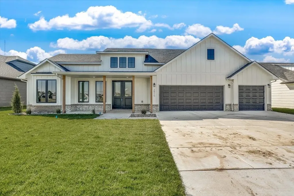 2915 E Sunnyslope Park City KS 67219