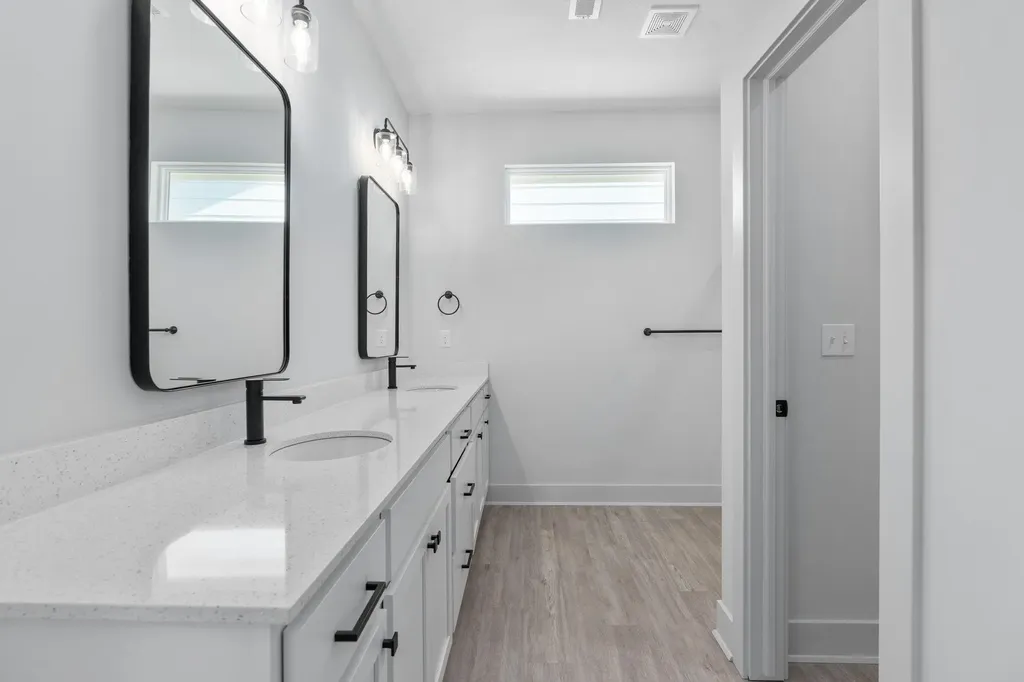 2915 E Sunnyslope Park City KS 67219