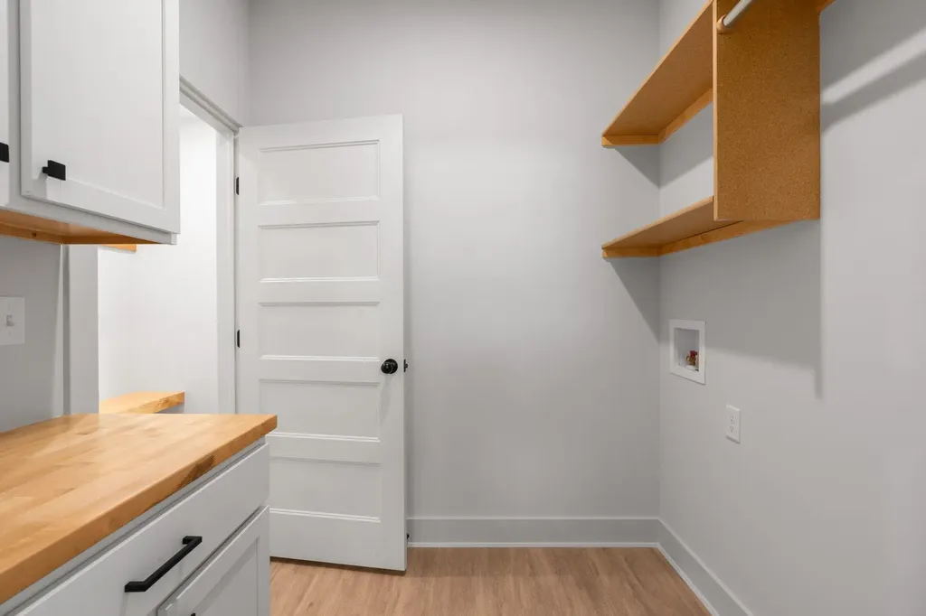 2915 E Sunnyslope Park City KS 67219