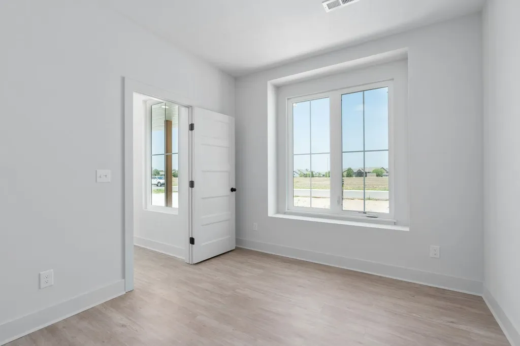 2915 E Sunnyslope Park City KS 67219