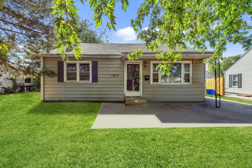 1615 N Moyle Augusta KS 67010