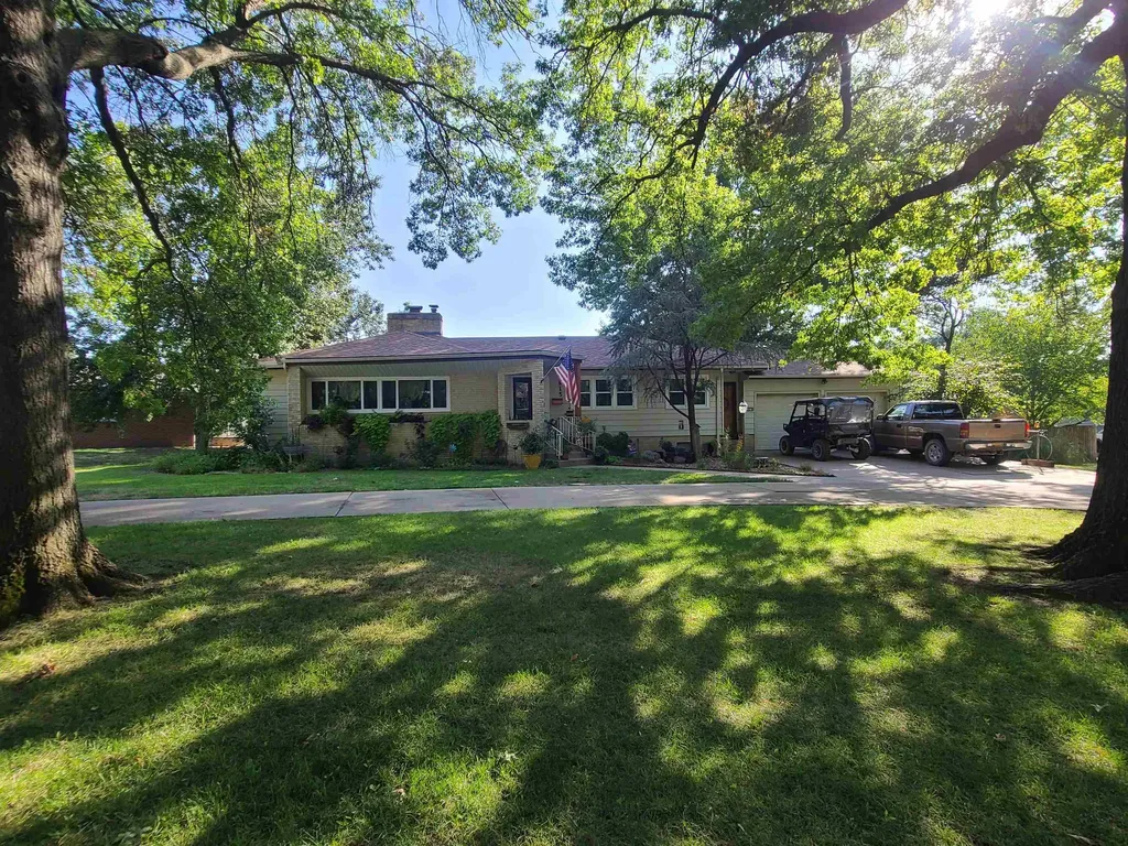 1615 Highland Drive Augusta KS 67010