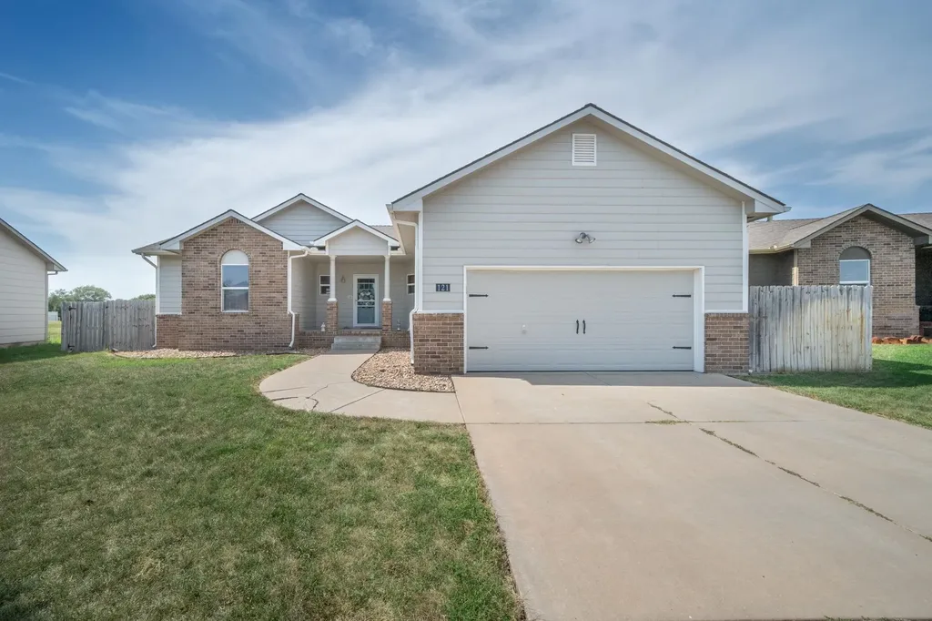 121 S Stoneridge Street Valley Center KS 67147